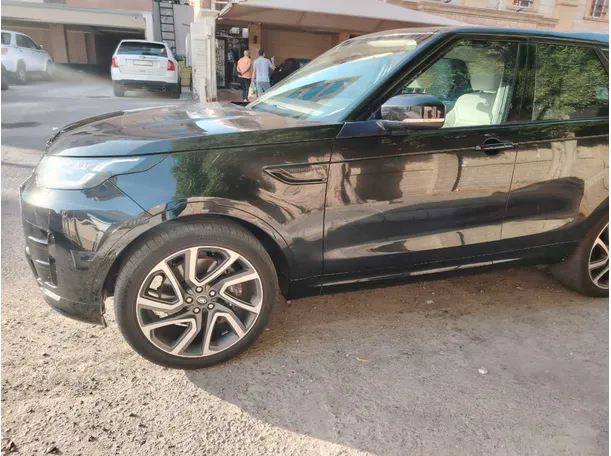 Car image 9
