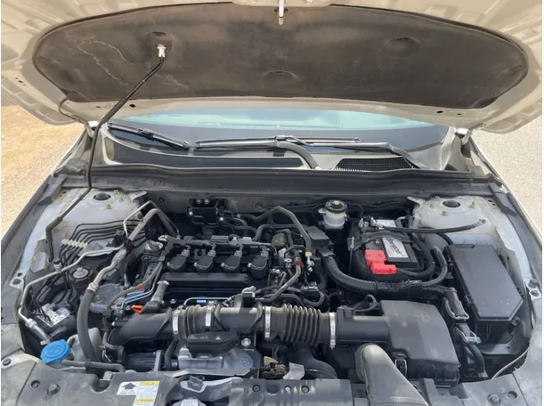 Car image 25