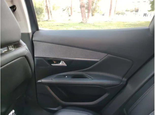Car image 31