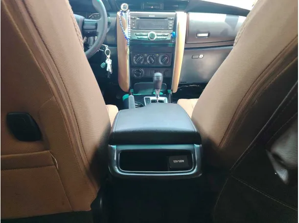 Car image 25