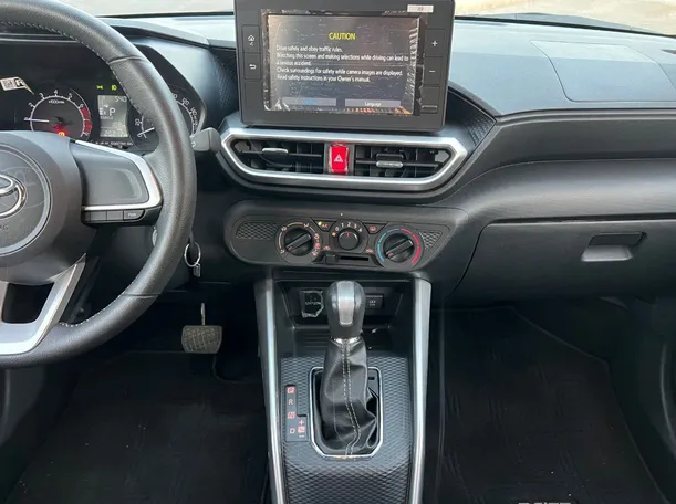 Car image 17