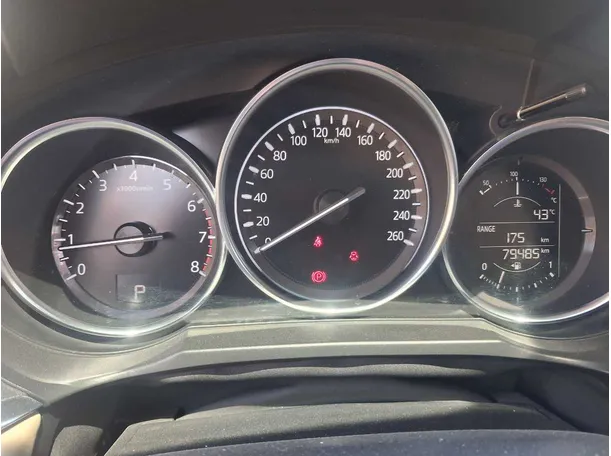 Car image 19