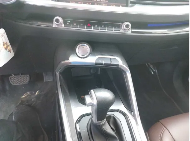 Car image 30