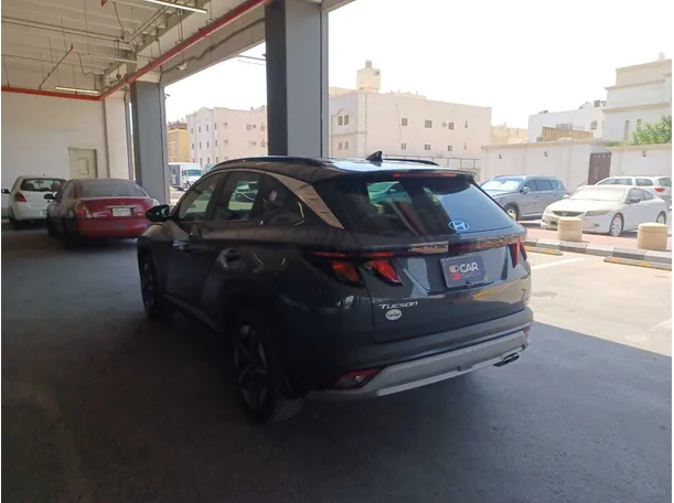 Car image 7