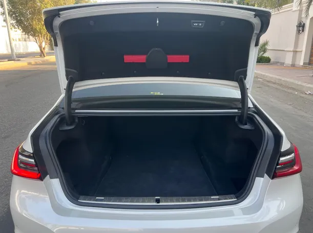 Car image 21