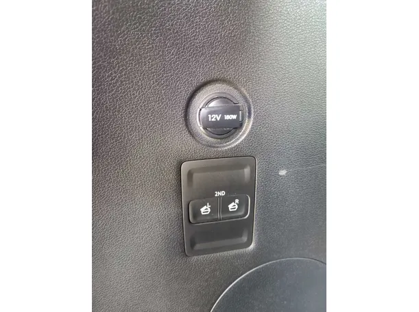 Car image 38