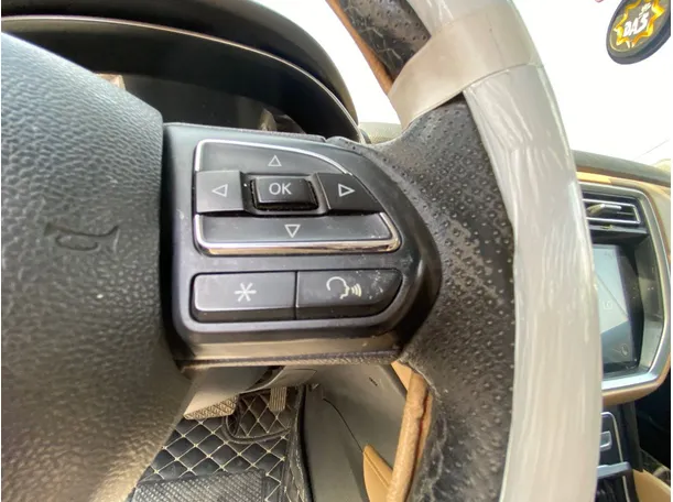 Car image 22