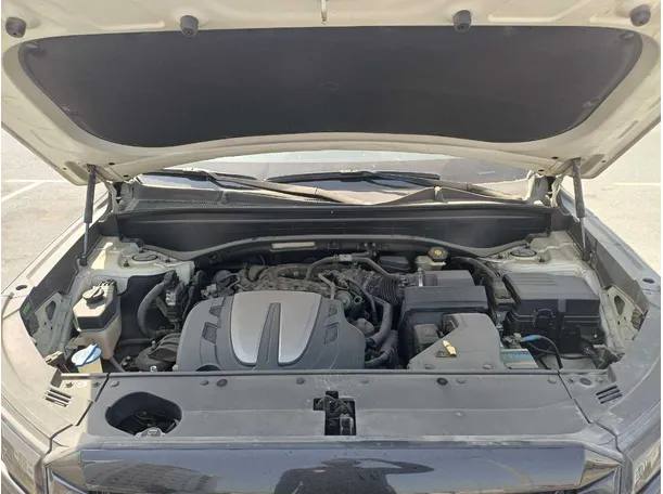 Car image 25