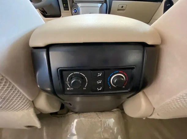 Car image 24