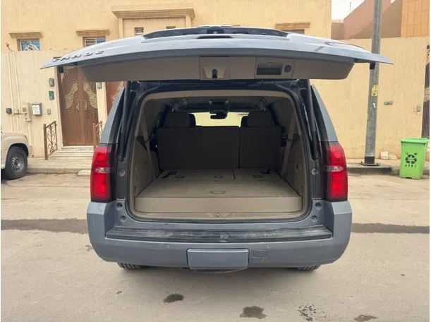 Car image 19