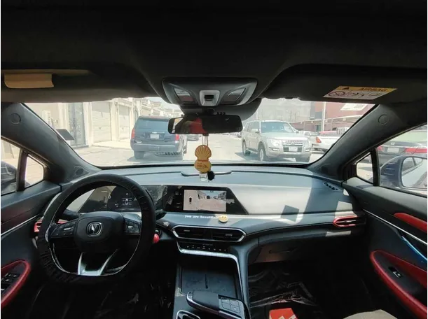 Car image 13