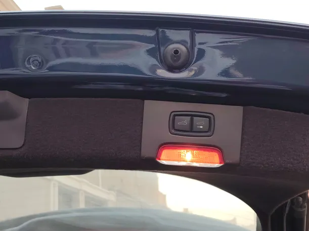 Car image 35