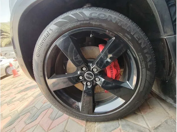 Car image 9