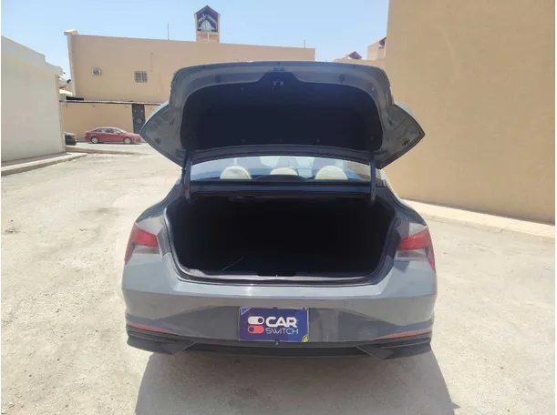 Car image 25