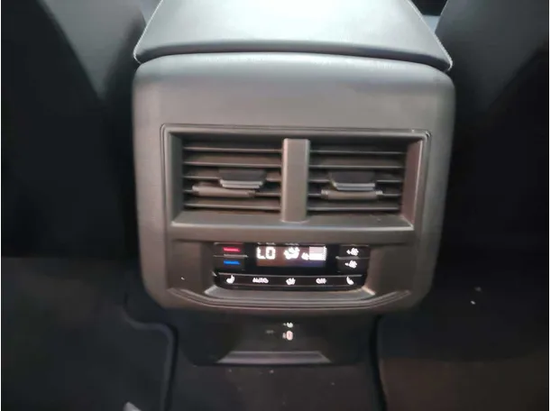 Car image 41