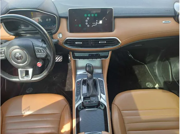 Car image 15