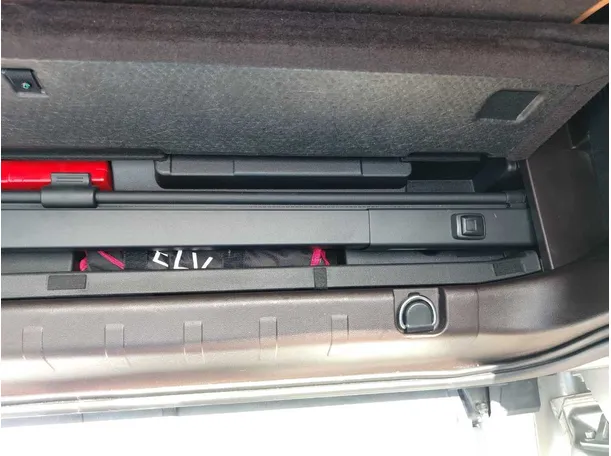 Car image 46