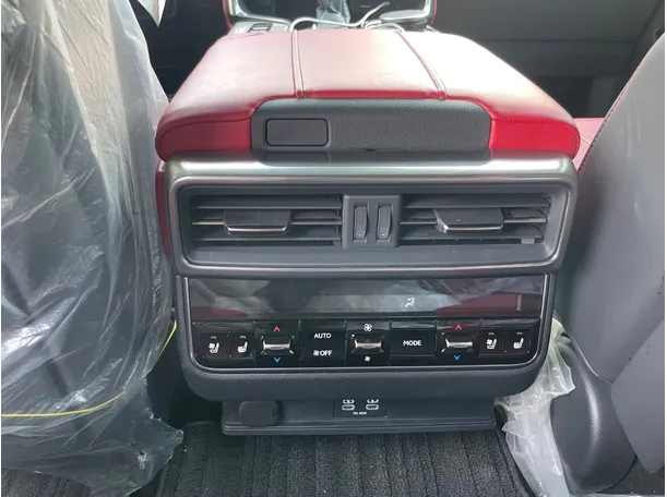 Car image 23