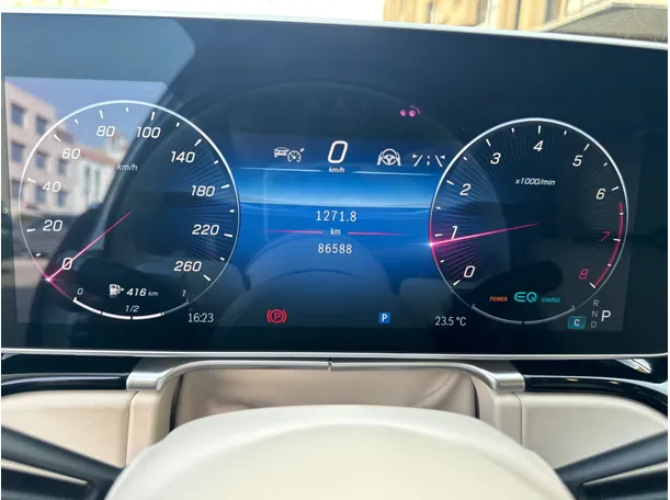 Car image 23