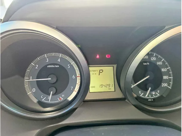 Car image 26