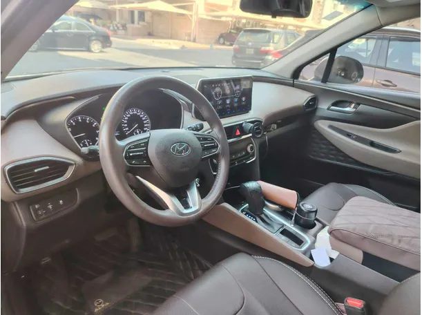 Car image 13