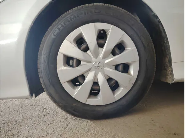 Car image 9