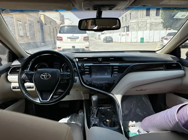 Car image 16