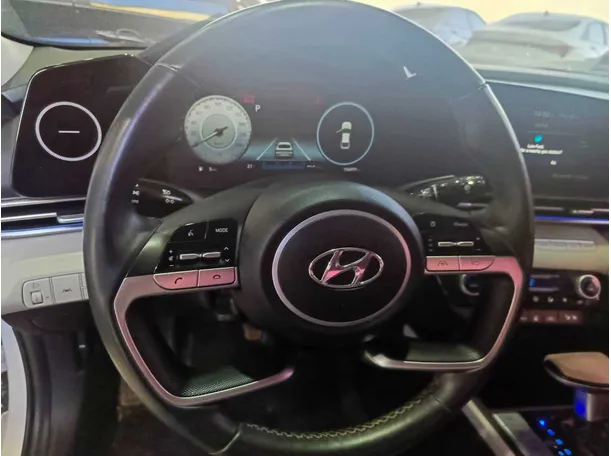 Car image 13