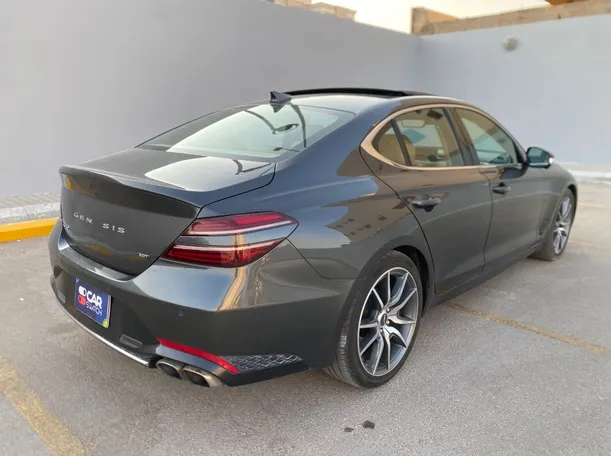 Car image 5
