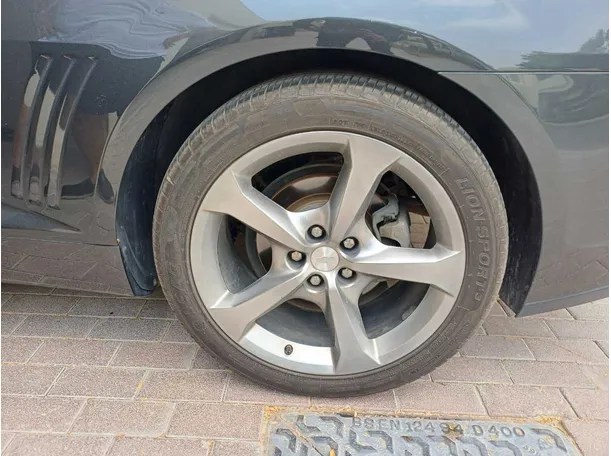 Car image 9