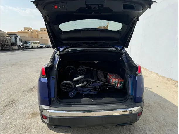 Car image 23