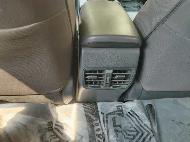 Car image 35