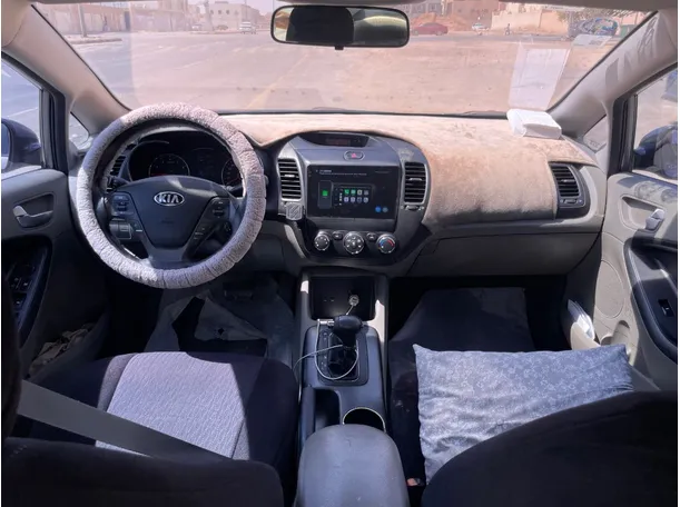 Car image 17