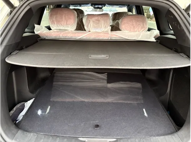 Car image 25