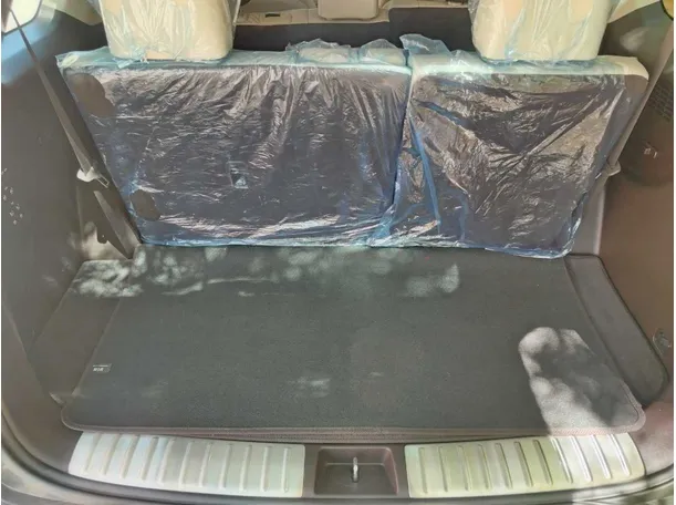 Car image 32