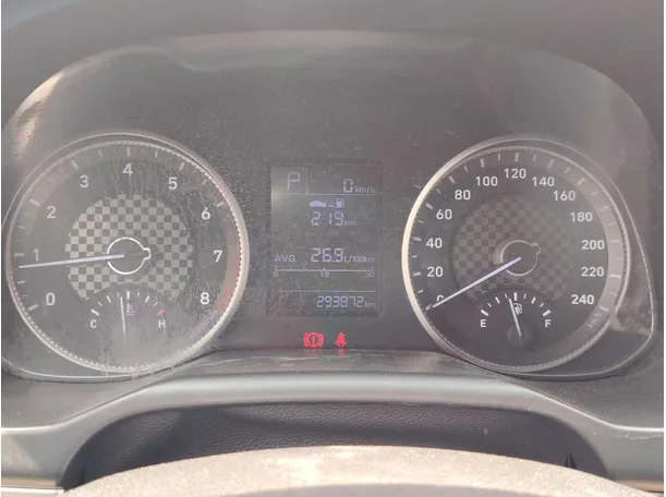 Car image 24