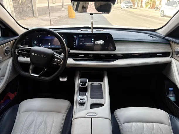 Car image 18