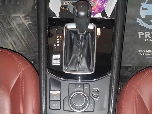 Car image 15