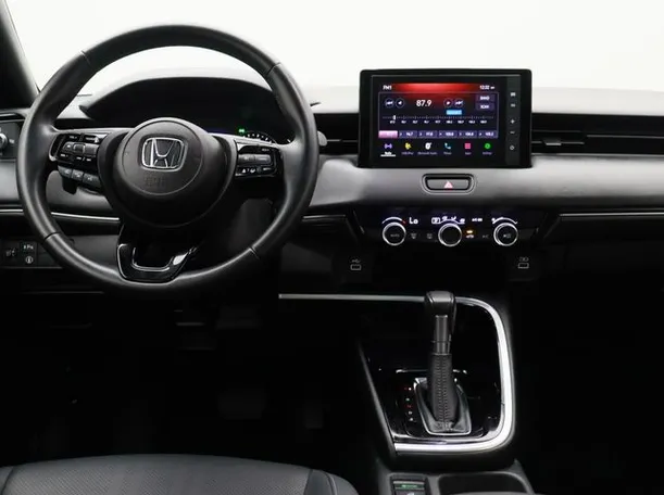 Car image 14