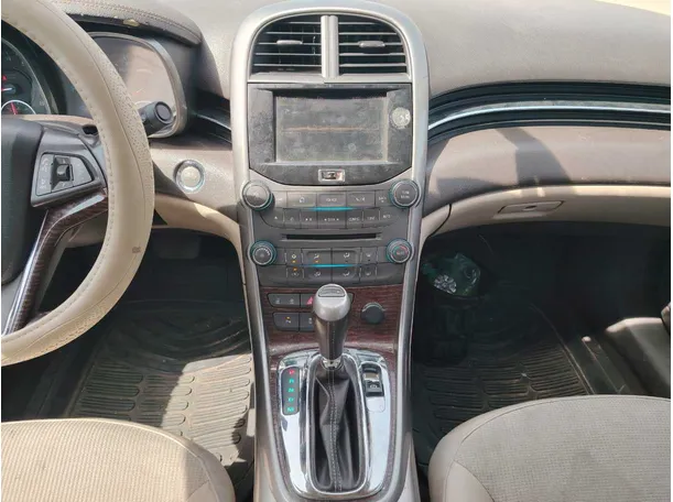 Car image 18