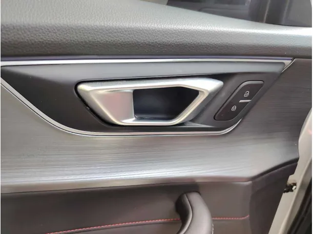 Car image 33