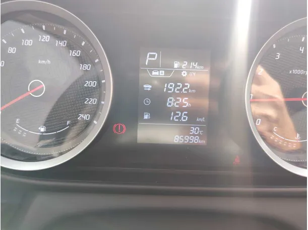 Car image 24