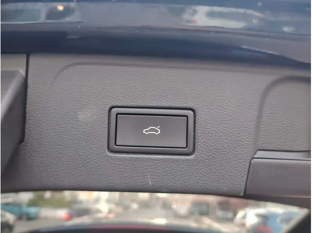 Car image 44