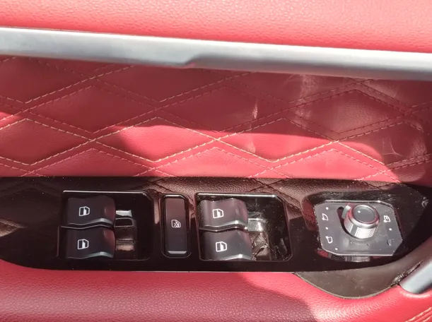 Car image 29