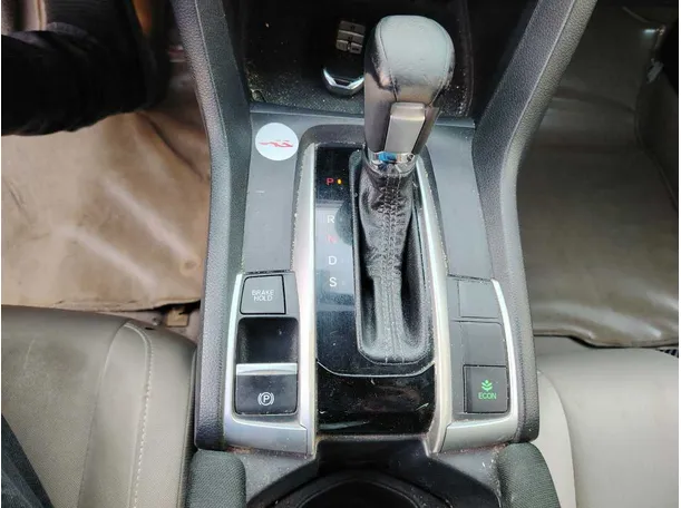 Car image 25