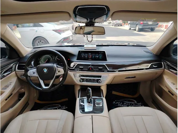 Car image 26