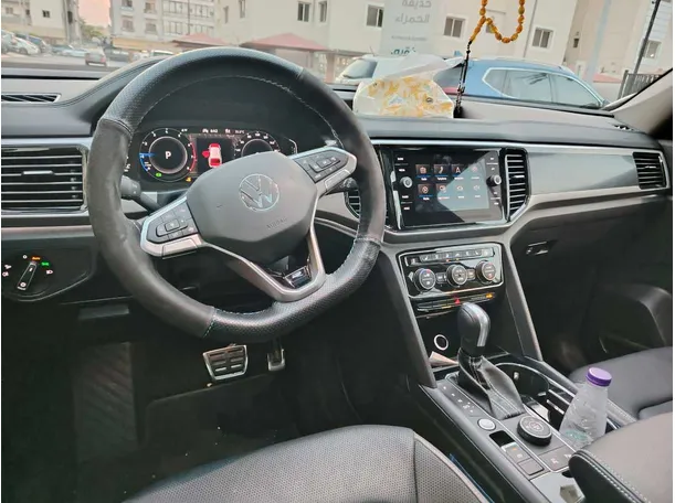 Car image 33
