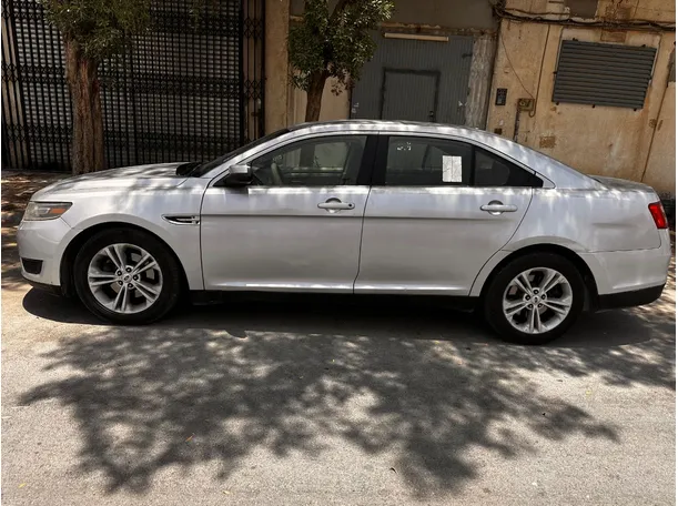 Car image 8