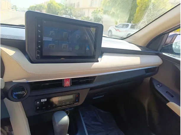 Car image 25