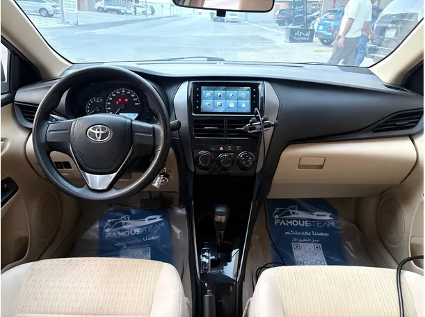 Car image 18